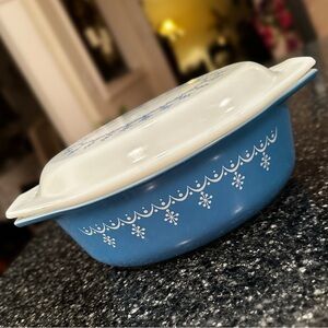 Vintage Pyrex Snowflake Blue 1.5 Quart Casserole Dish With Lid